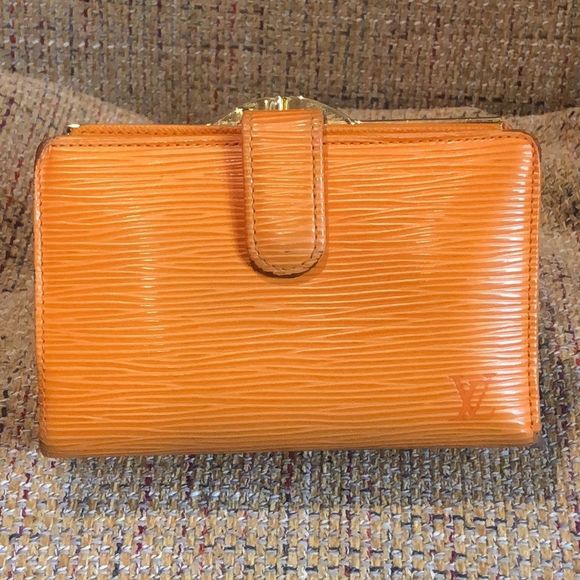 LOUIS VUITTON Orange EPI Porte Monnaie Viennois Bifold KissLock Wallet RARE - Picture 1 of 17